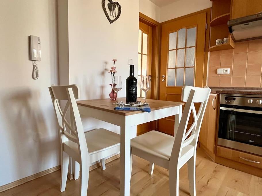 דירות פודבראדי Apartman Terasa U Kolonady מראה חיצוני תמונה